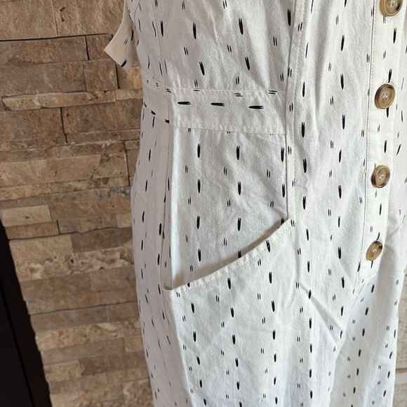 Illa Illa linen cream white pantsuit black detail button close criss cross strap - Picture 4 of 16